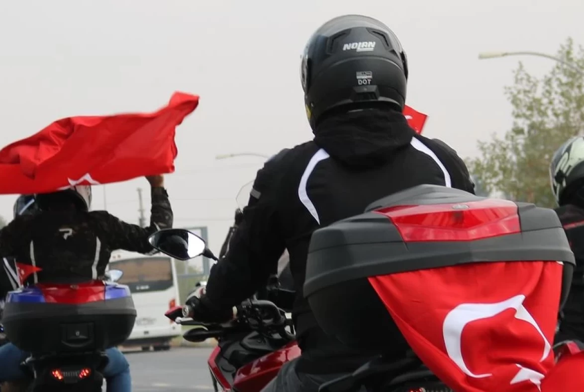 Diyarbakır'da Motor Severler, 29 Ekim Cumhuriyet Bayramı'na Özel Yapılan Konvoy İle Coşkuyla Kutladılar