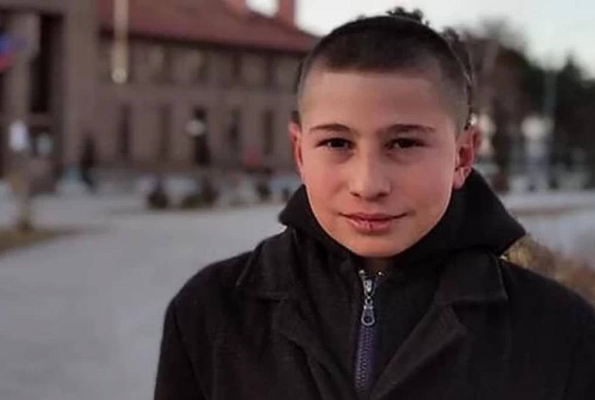 16 yaşındaki genç, boğazından bıçaklanarak yaşamını yitirdi - Acı haberi yürekleri dağladı