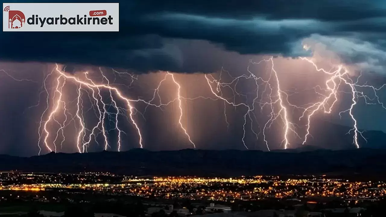 Gökyüzü aydınlandı! Kentte büyük panik yarattı