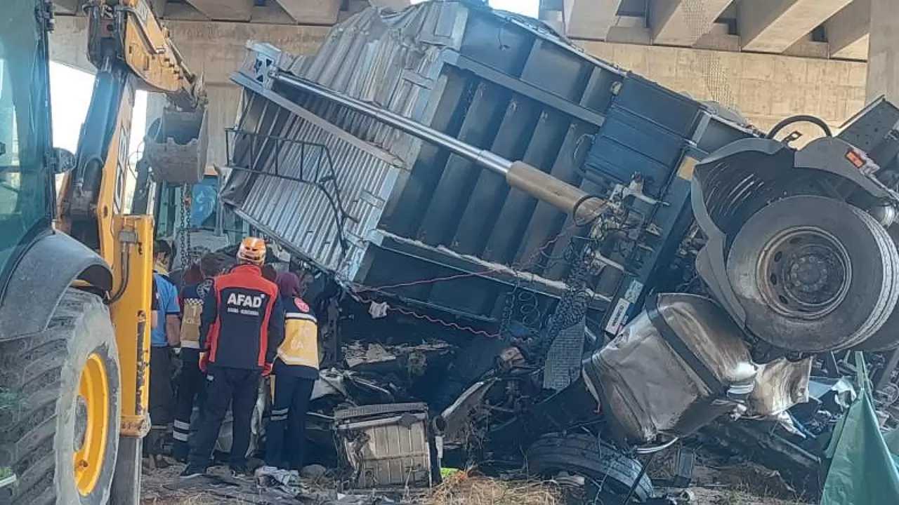 Şanlıurfa'da meydana gelen viyadük kazasında 2 kişi hayatını kaybetti