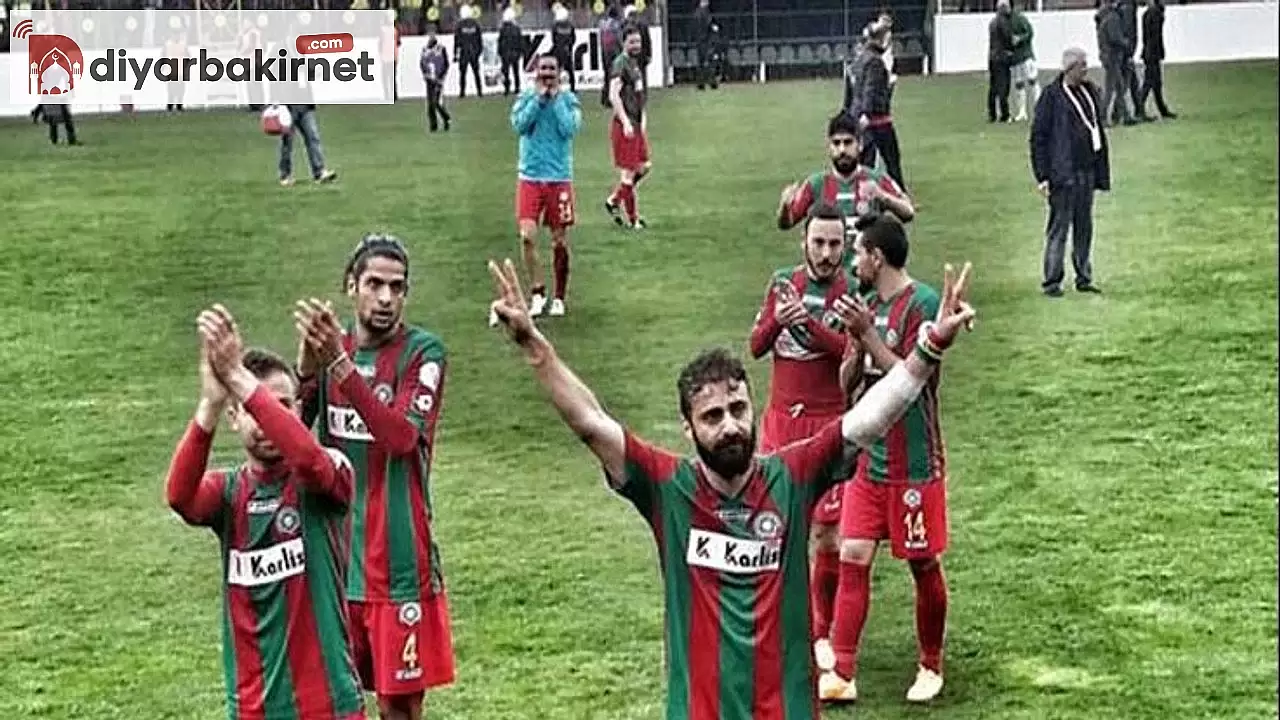 Amedspor futbolcusu, "Diyarbakır neyse Van da odur" diyerek Van'a destek verdi!