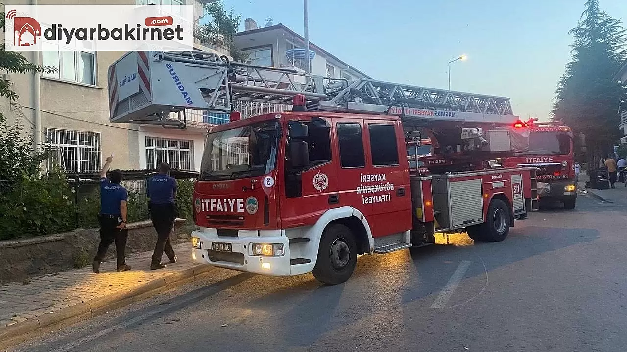 Ailesi Kız arkadaşını dövdü: Ailesinin evini ateşe verdi!