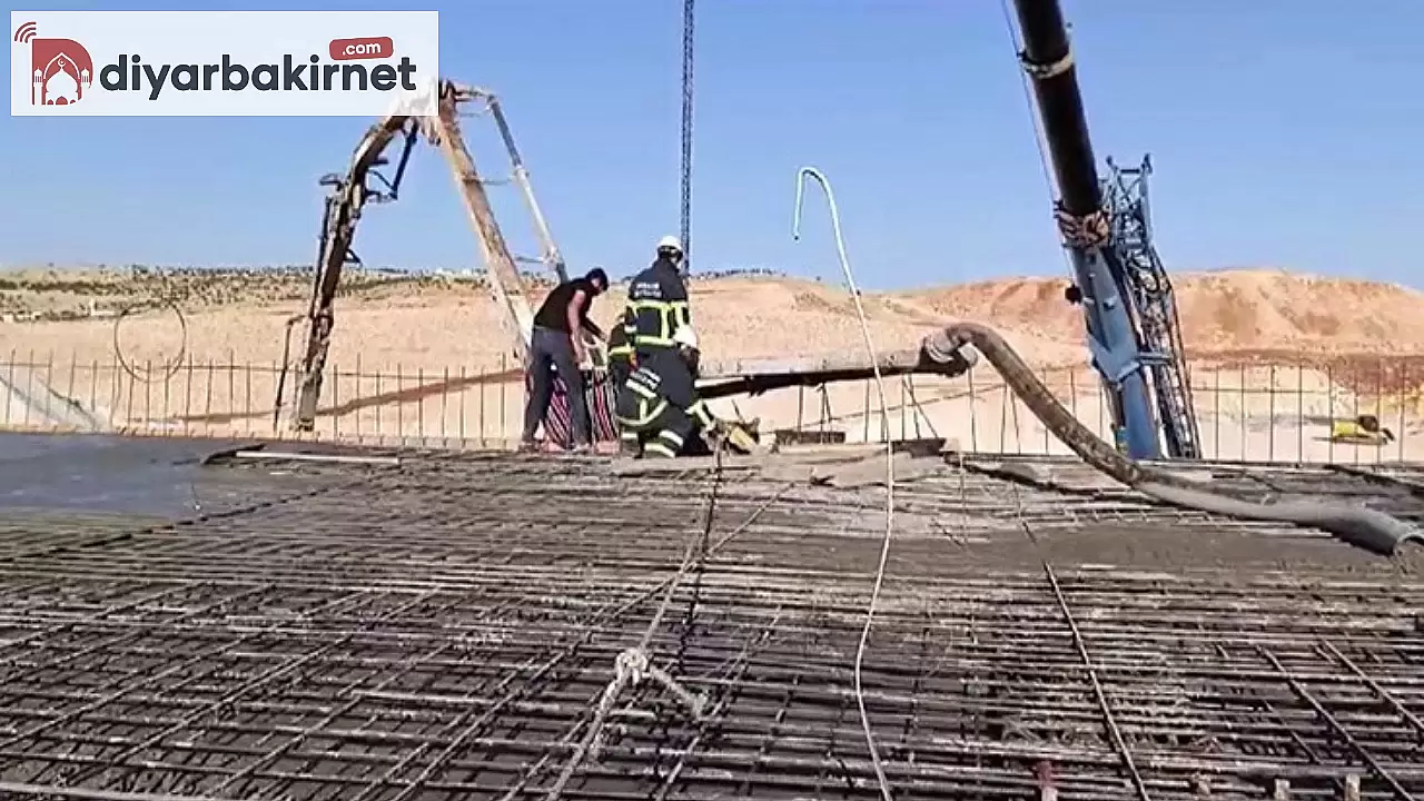 Mardin'de beton pompasının altında kalan işçi hayatını kaybetti