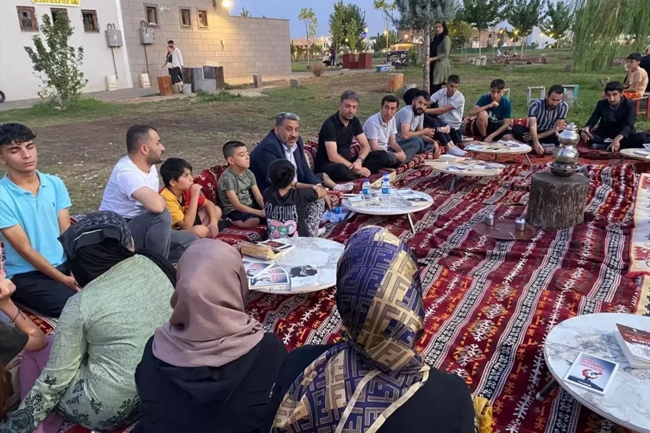 AK Parti Diyarbakır İl Başkanı Mehmet Raşit Ocak Gençlerle Sezai Karakoç'u Andı