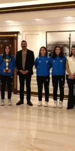 Diyarbakır'da Genç Kadınlar Voleybol Takımı, Ödül Töreninde Gururla Karşılandı!