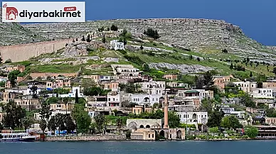 Göz kamaştıran Halfeti yerli turistlerin akınına uğradı