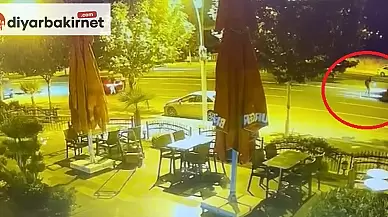 Diyarbakır'da alkol etkisi altındaki sürücünün polis aracına çarptığı anlar güvenlik kamerasına yansıdı!