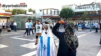 Diyarbakır'da bayram namazı çıkışında İsrail'e karşı protesto düzenlendi