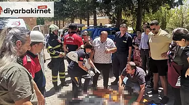 Mardin'de kaza sonucu devrilen traktör, 3 kişiyi yaralayarak ikiye bölündü