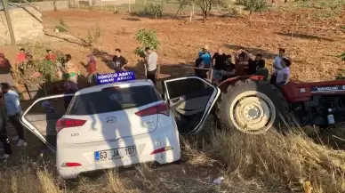 Şanlıurfa'da Otomobil ile Traktör Çarpıştı: 4 Yaralı