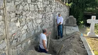 Şişli'de Mezarlıkta Kaçak Kazı: 4 Şüpheli Yakalandı