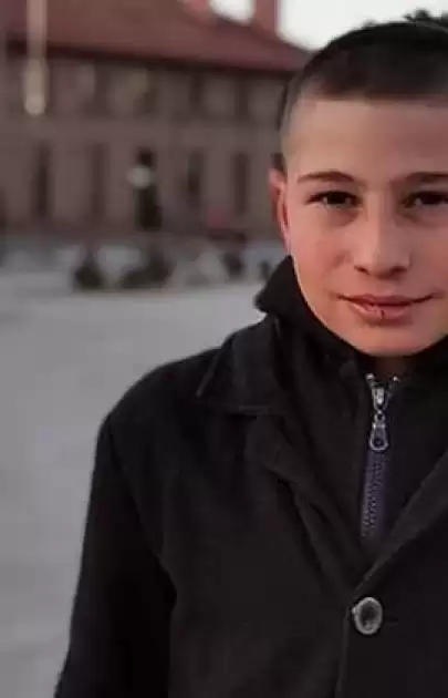 16 yaşındaki genç, boğazından bıçaklanarak yaşamını yitirdi - Acı haberi yürekleri dağladı