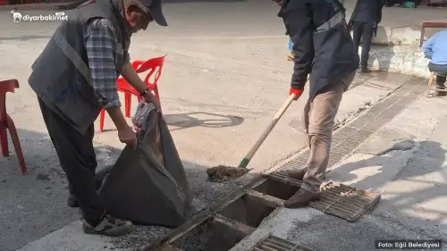 Eğil'de sağanak öncesi ızgaralar temizlendi