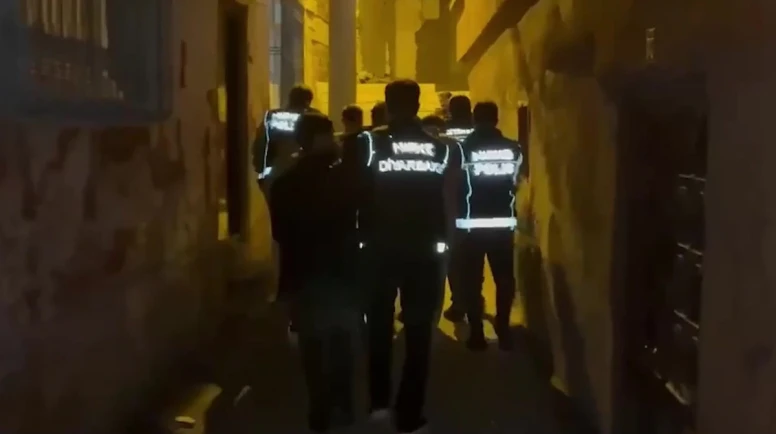 Bağlar ve Yenişehir'de 39 kilo uyuşturucu ele geçirildi