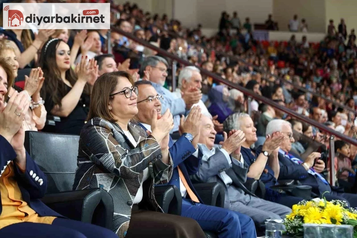 Gaziantep'te Bin Bağlama Bin Umut Konseri ilgi çekti