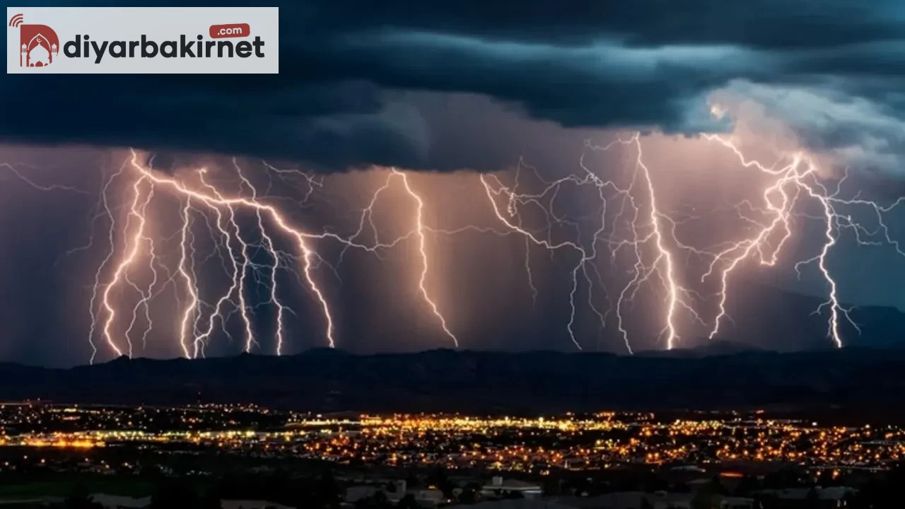 Gökyüzü aydınlandı! Kentte büyük panik yarattı