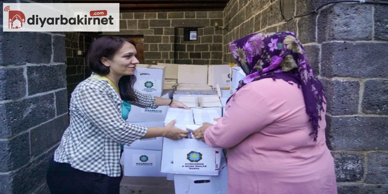 Diyarbakır'da yardıma muhtaç ailelere gıda yardımı yapıldı