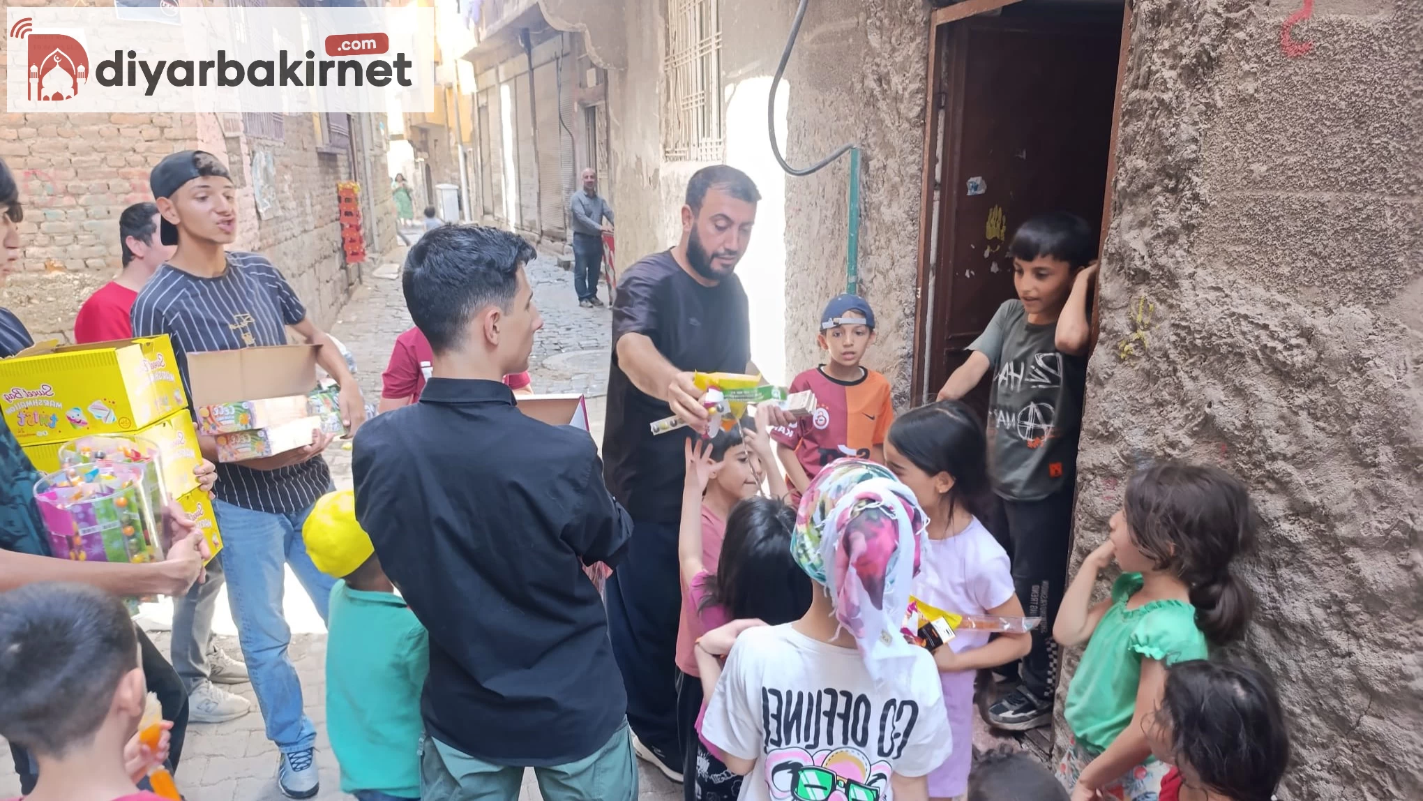 Muhtar Çakmak, Mahalledeki Miniklere Bayram Heyecanı Yaşatacak!