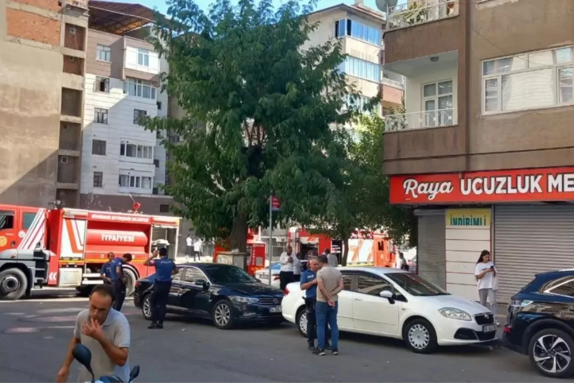 Diyarbakır'da Prizde Unutulan Şarj Aleti Yangına Neden Oldu