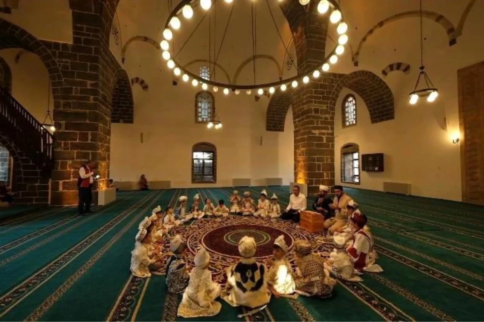 Sultan II. Bayezid Vakfı'ndan Diyarbakır'da Unutulmaz Sünnet Şöleni