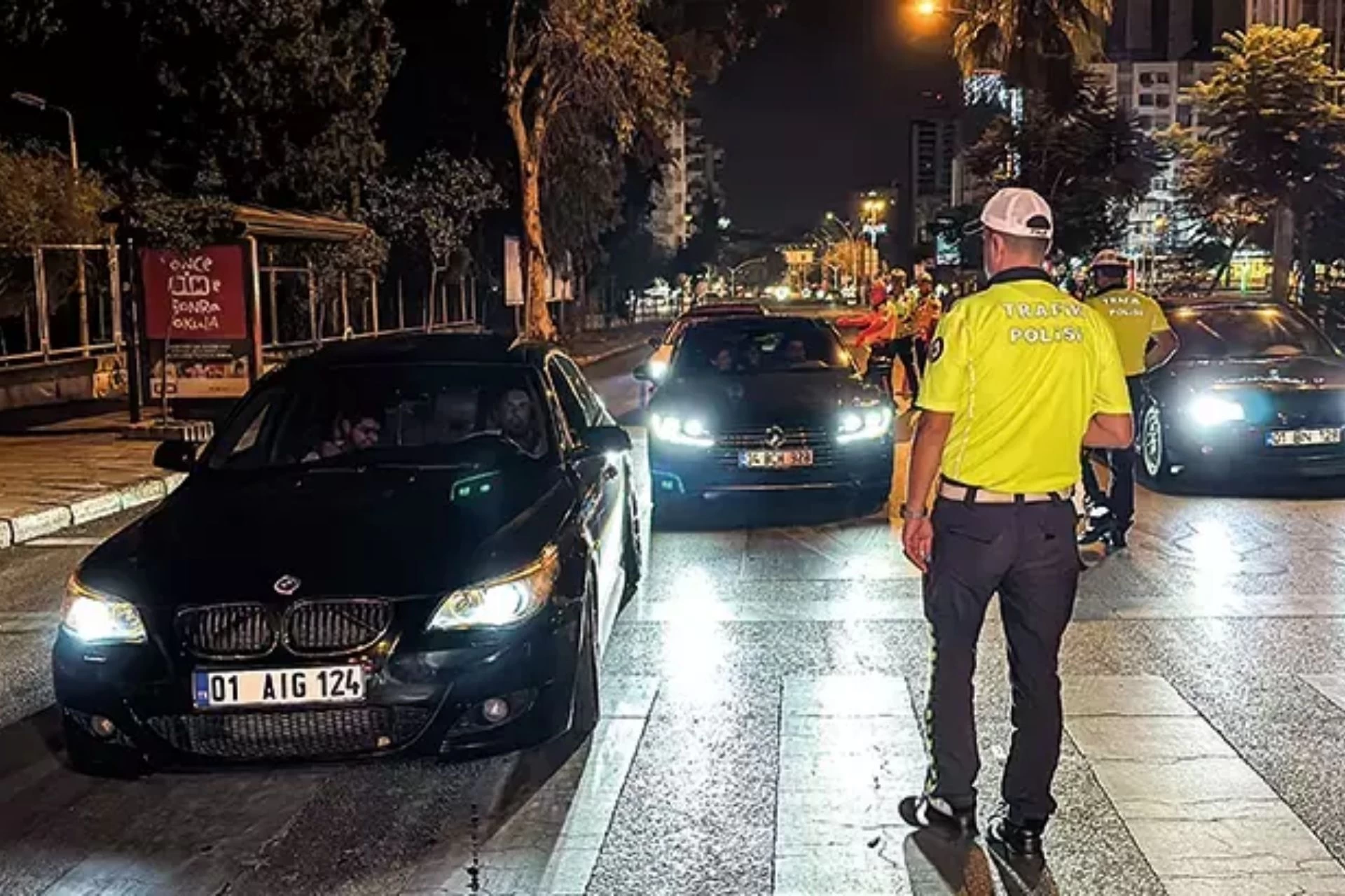 Trafik Denetimlerinde 15 Sürücünün Ehliyetine El Konuldu, 2 Milyon Lira Ceza Kesildi